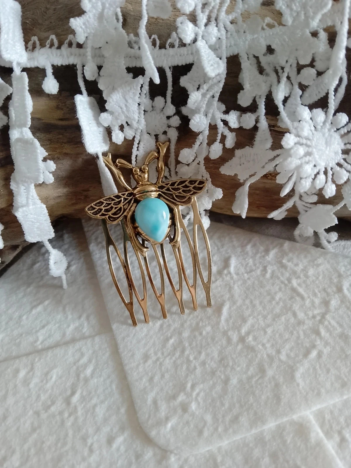 Barrette peigne abeille pierre de larimar